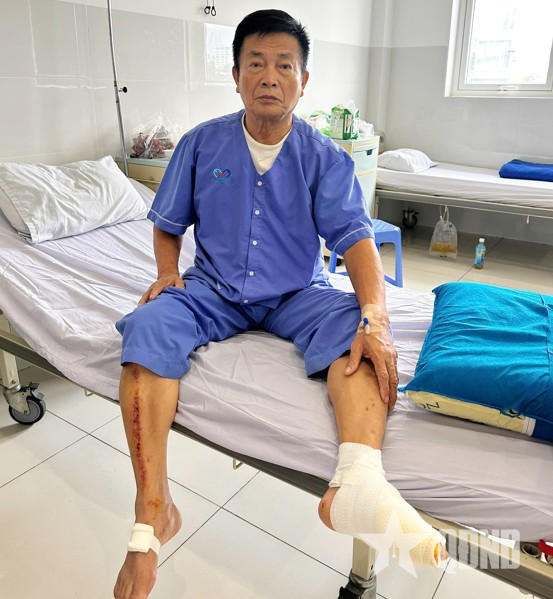 Cựu chiến binh vượt lũ cứu dân