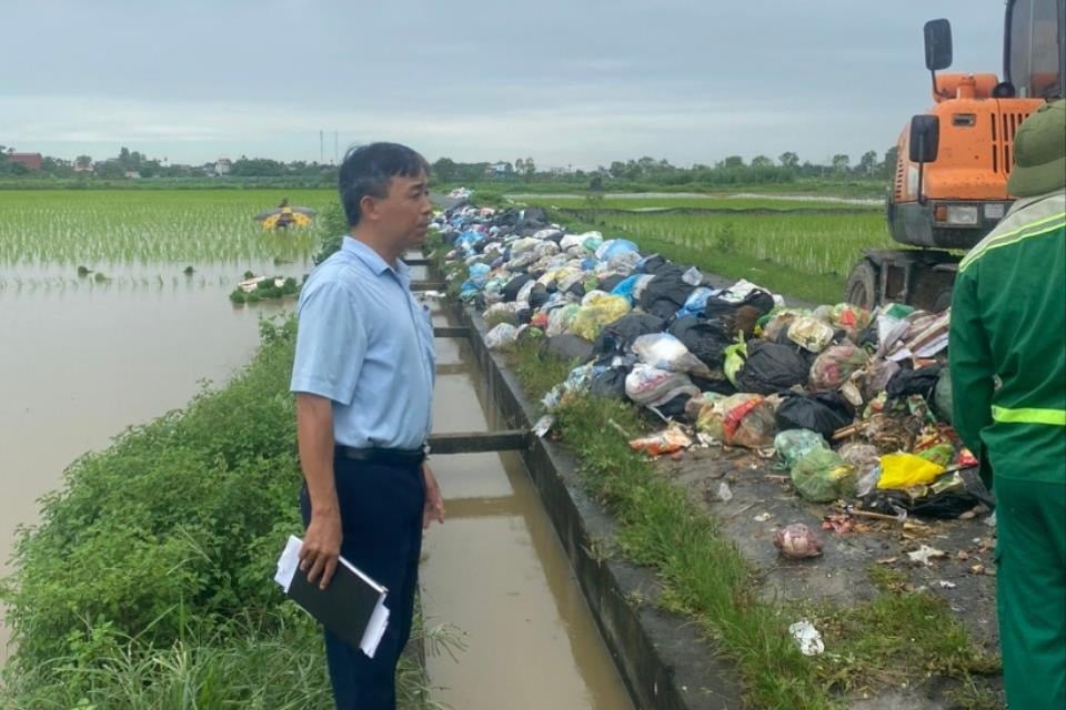 Gỡ khó trong thu gom, vận chuyển rác thải khu vực ngoại thành