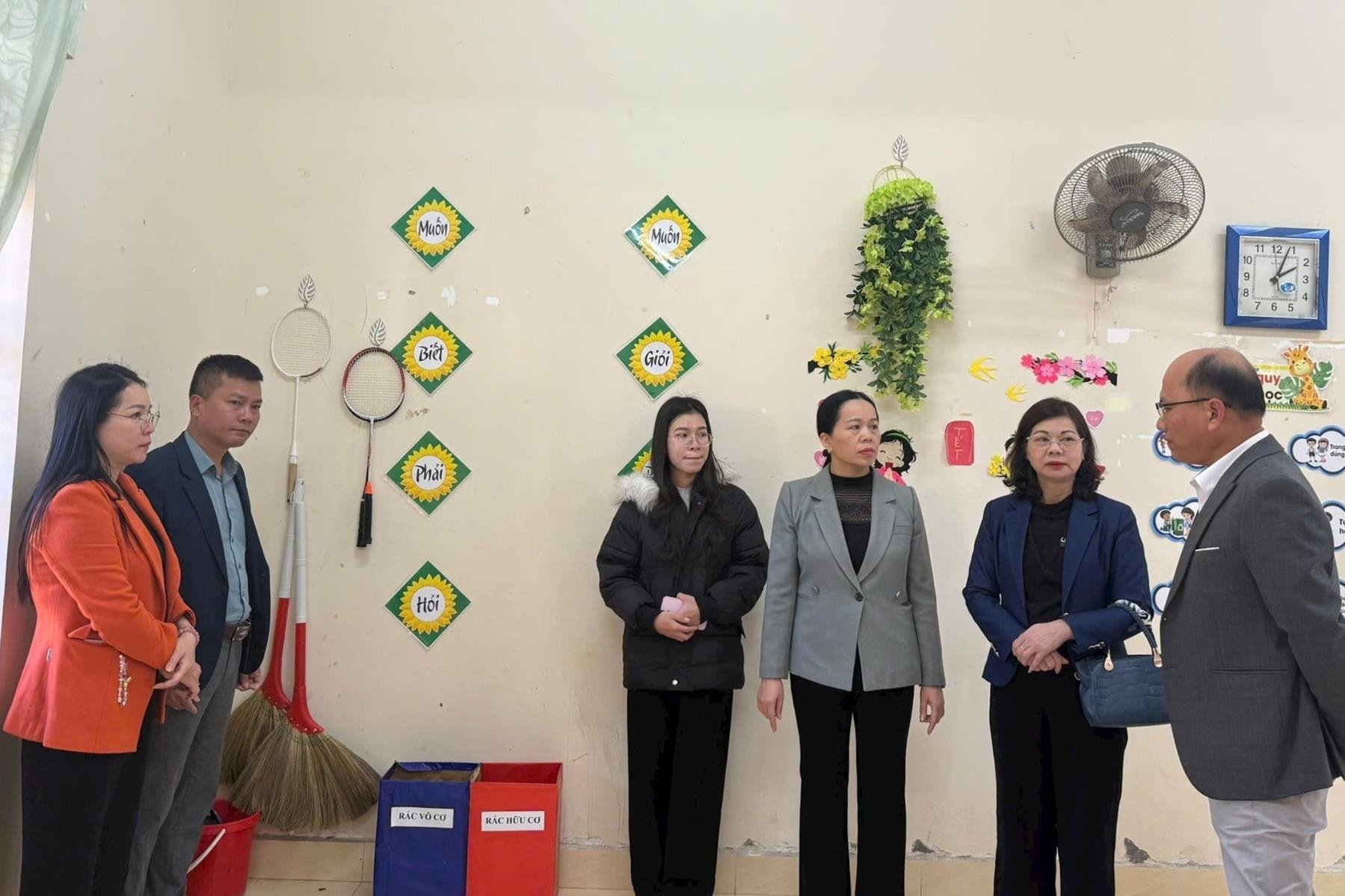 Tất cả các hộ dân ở đặc khu Cát Hải phân loại rác tại nguồn