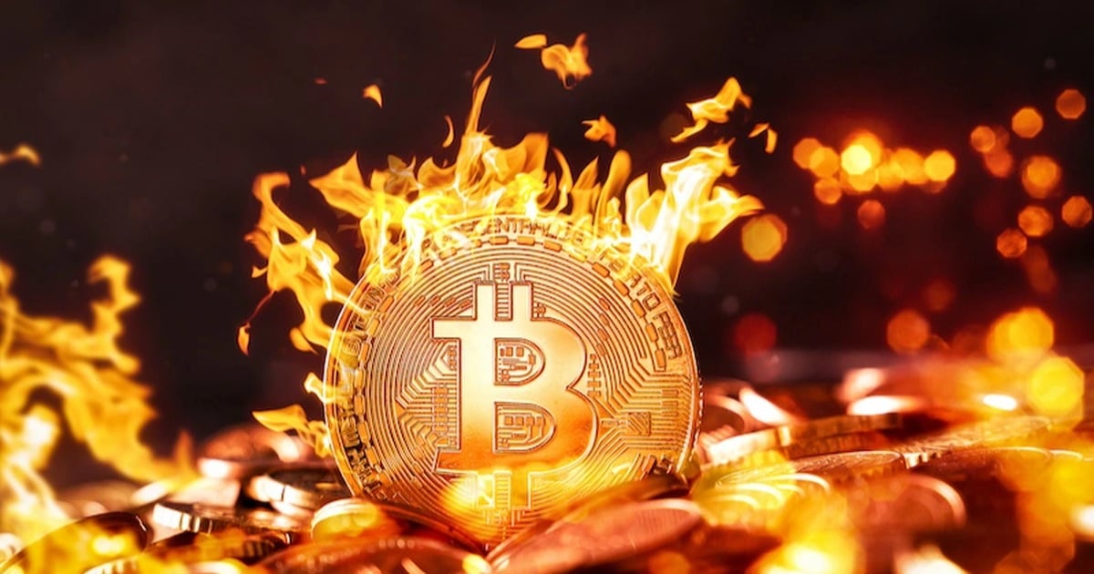 Bitcoin rơi mạnh về vùng 80.000 USD, nhiều nhà đầu tư "cháy tài khoản"