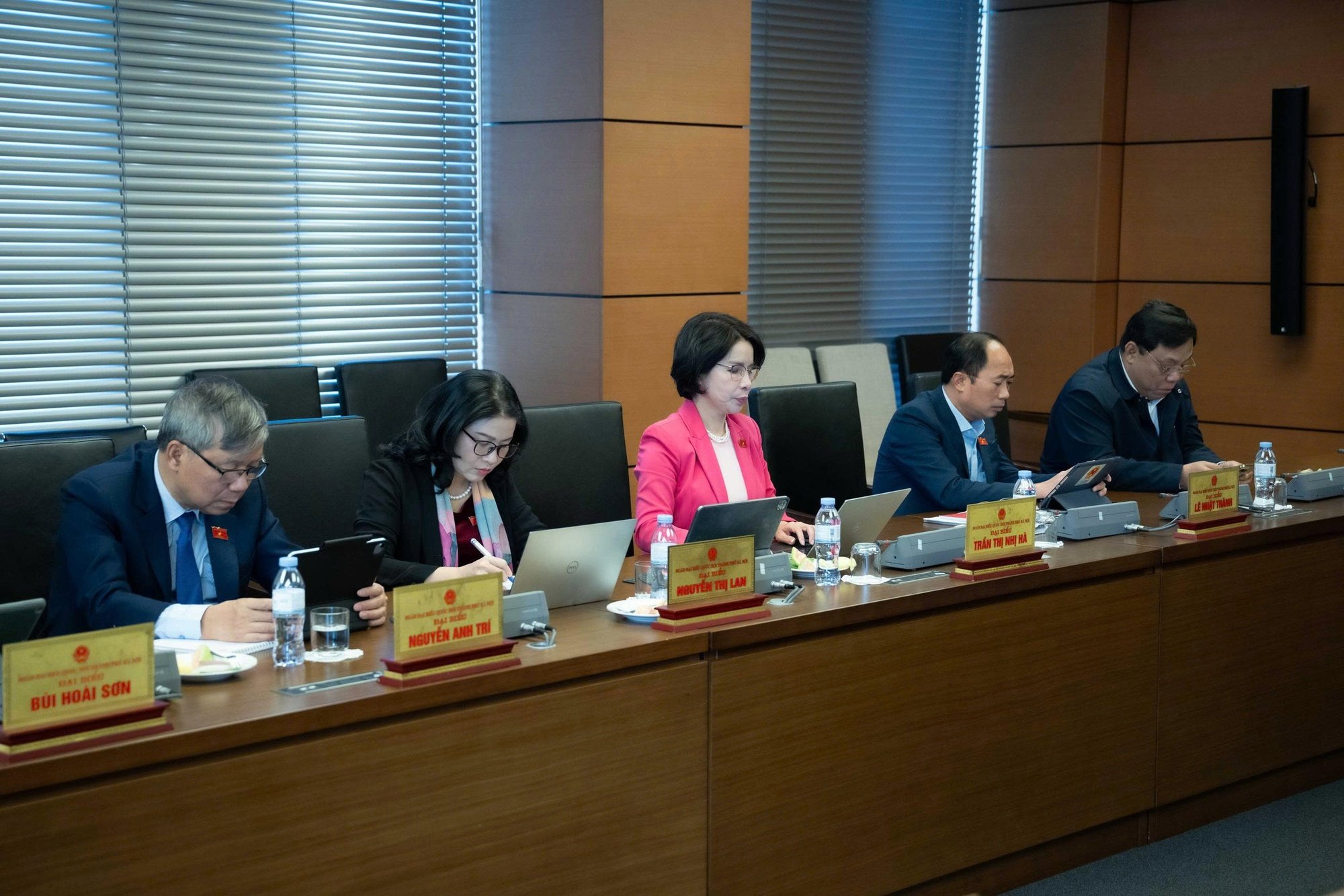 Luật Trí tuệ nhân tạo cần định hình “văn hóa AI”, tôn trọng các giá trị văn hóa, đạo đức, bản sắc dân tộc - Ảnh 4.