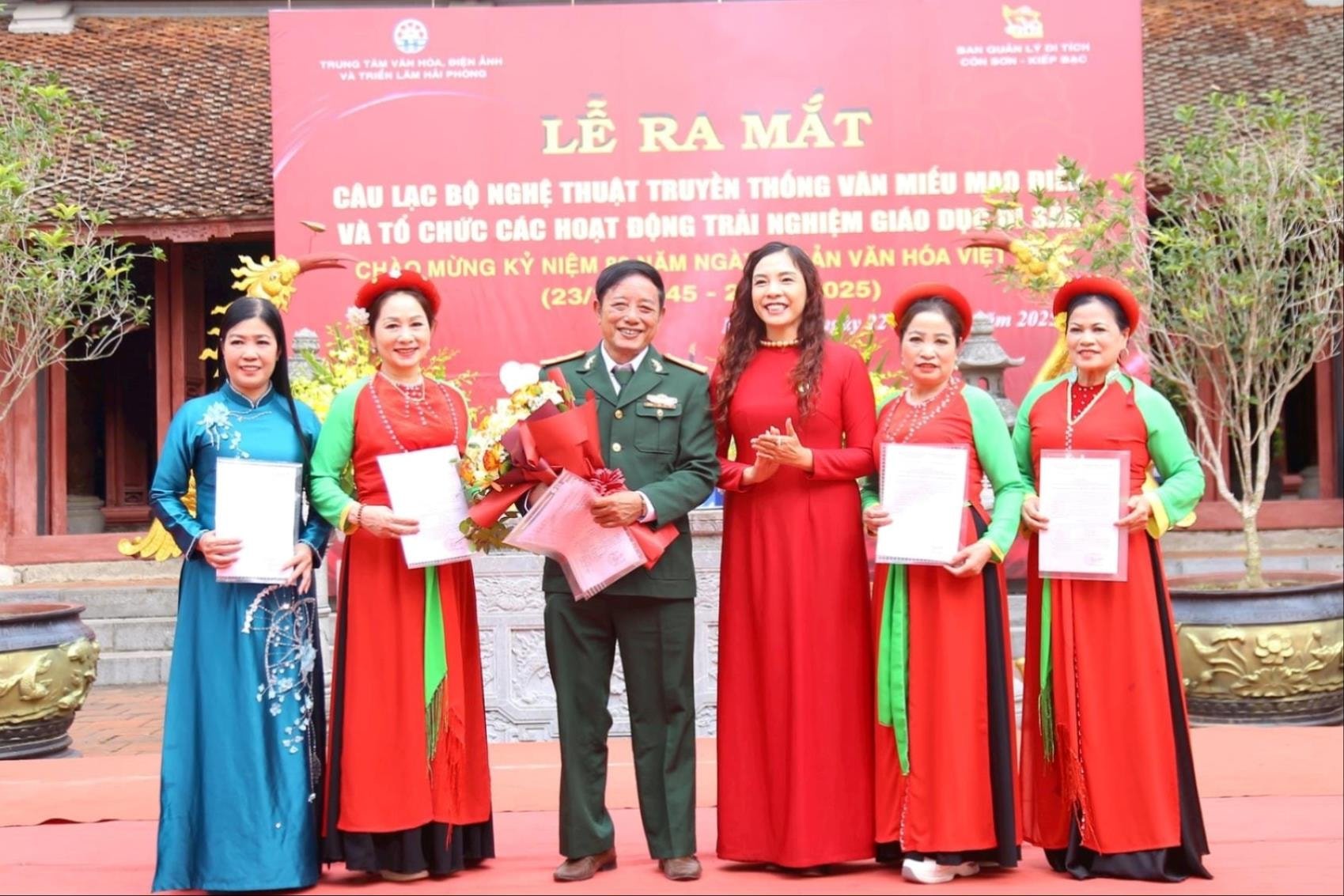 Ra mắt Câu lạc bộ Nghệ thuật truyền thống Văn miếu Mao Điền