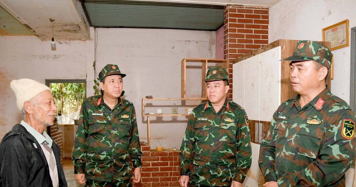 Phó Tư lệnh, Tham mưu trưởng Quân khu 7 kiểm tra khắc phục thiên tai tại xã D'Ran