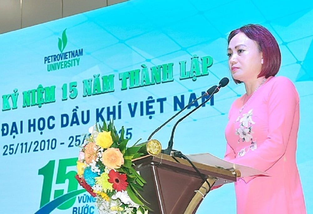 Nghiem Thuy Lan asszony, a Petrovietnam Szakszervezet elnöke beszédet mondott az ünnepségen. Fotó: PVU. Bà Nghiêm Thùy Lan - Chủ tịch Công đoàn Petrovietnam phát biểu tại buổi lễ. Ảnh: PVU.