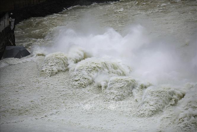 Bộ Công Thương chỉ đạo khẩn ứng phó mưa lũ lớn, ưu tiên giảm xả lũ xuống hạ du