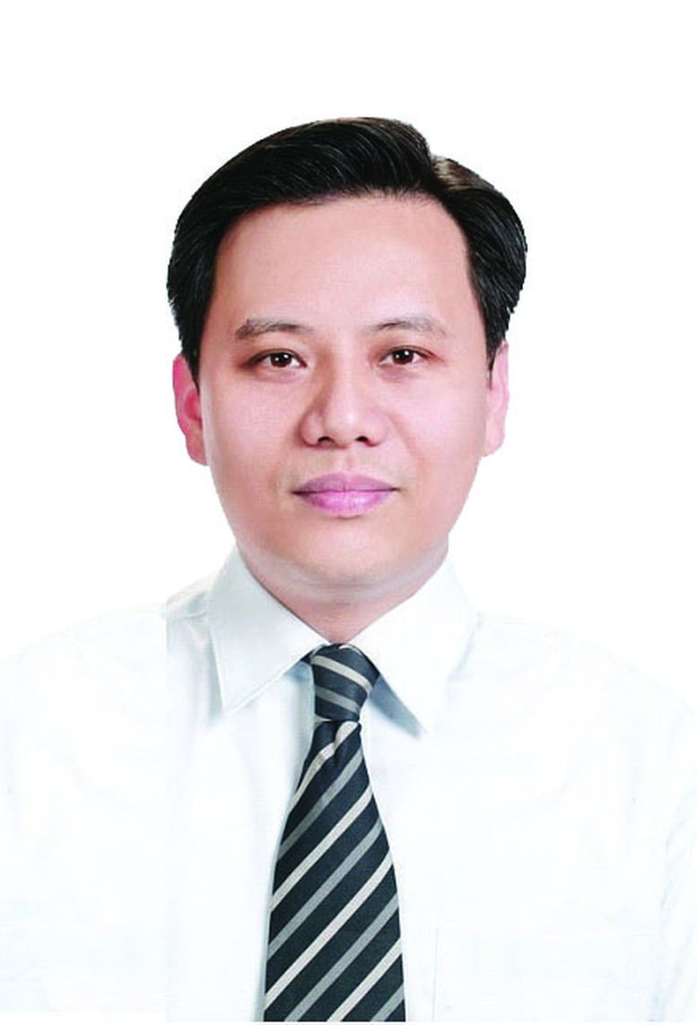 Gıda Güvenliği Dairesi Eski Müdür Yardımcısı ve 13 sanığın yargılanması - Fotoğraf 1. Khởi tố cựu Phó Cục trưởng Cục An toàn thực phẩm và 13 bị cáo khác- Ảnh 1.