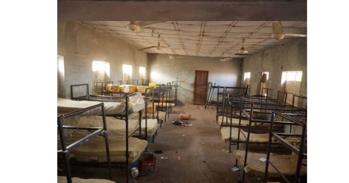 Hơn 200 học sinh và giáo viên Nigeria bị bắt cóc trong vụ tấn công trường học