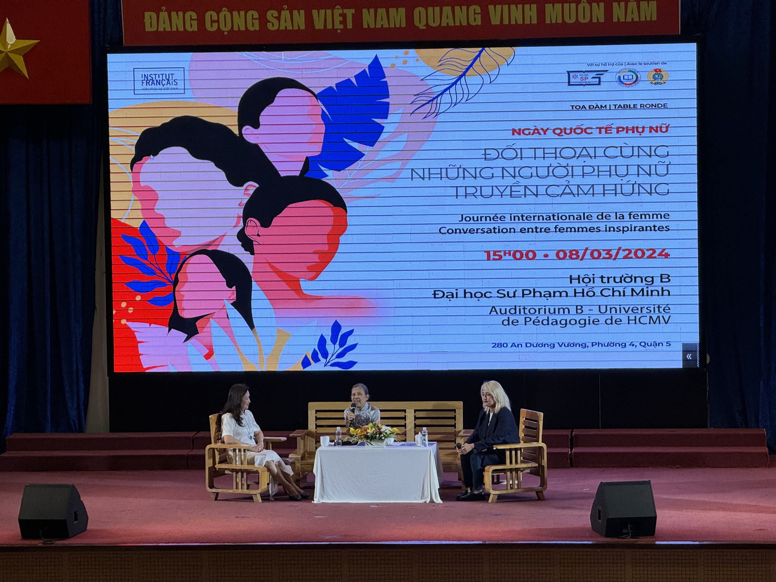 Phụ nữ Việt Nam truyền cảm hứng với sinh viên bằng tiếng Pháp- Ảnh 2.