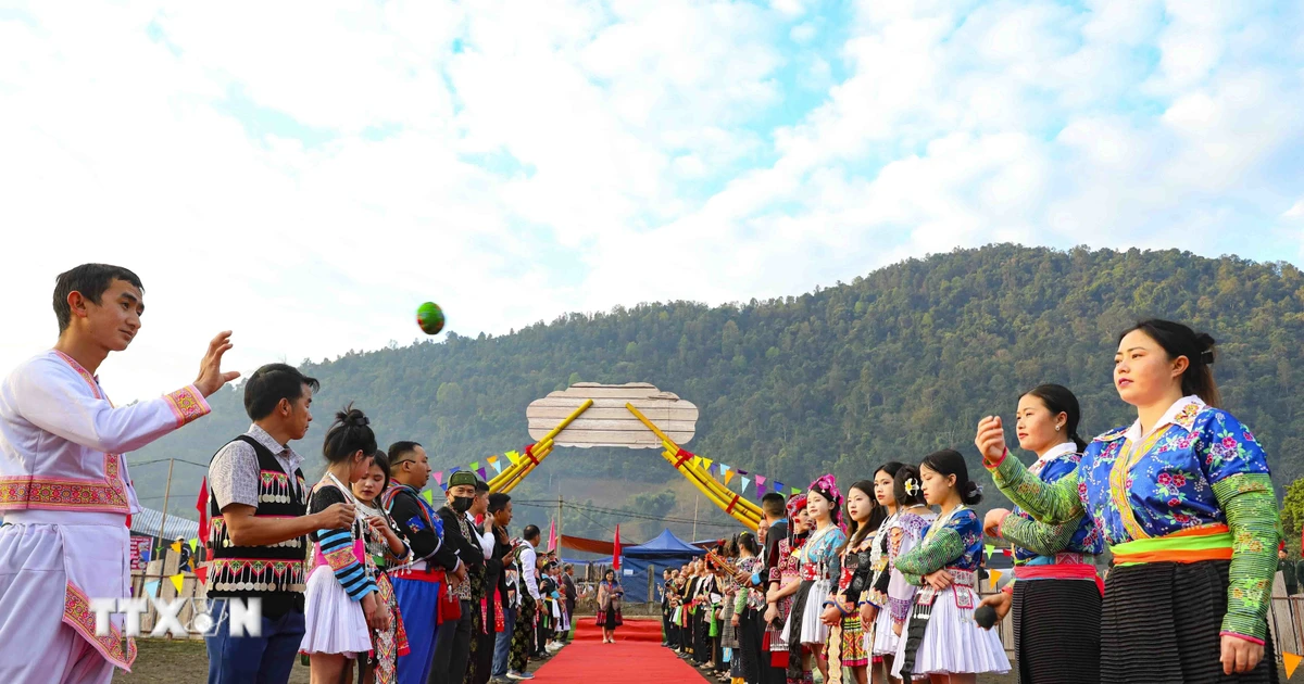 'Đánh thức' hệ giá trị văn hóa tộc người, tạo tiền đề phát triển bền vững