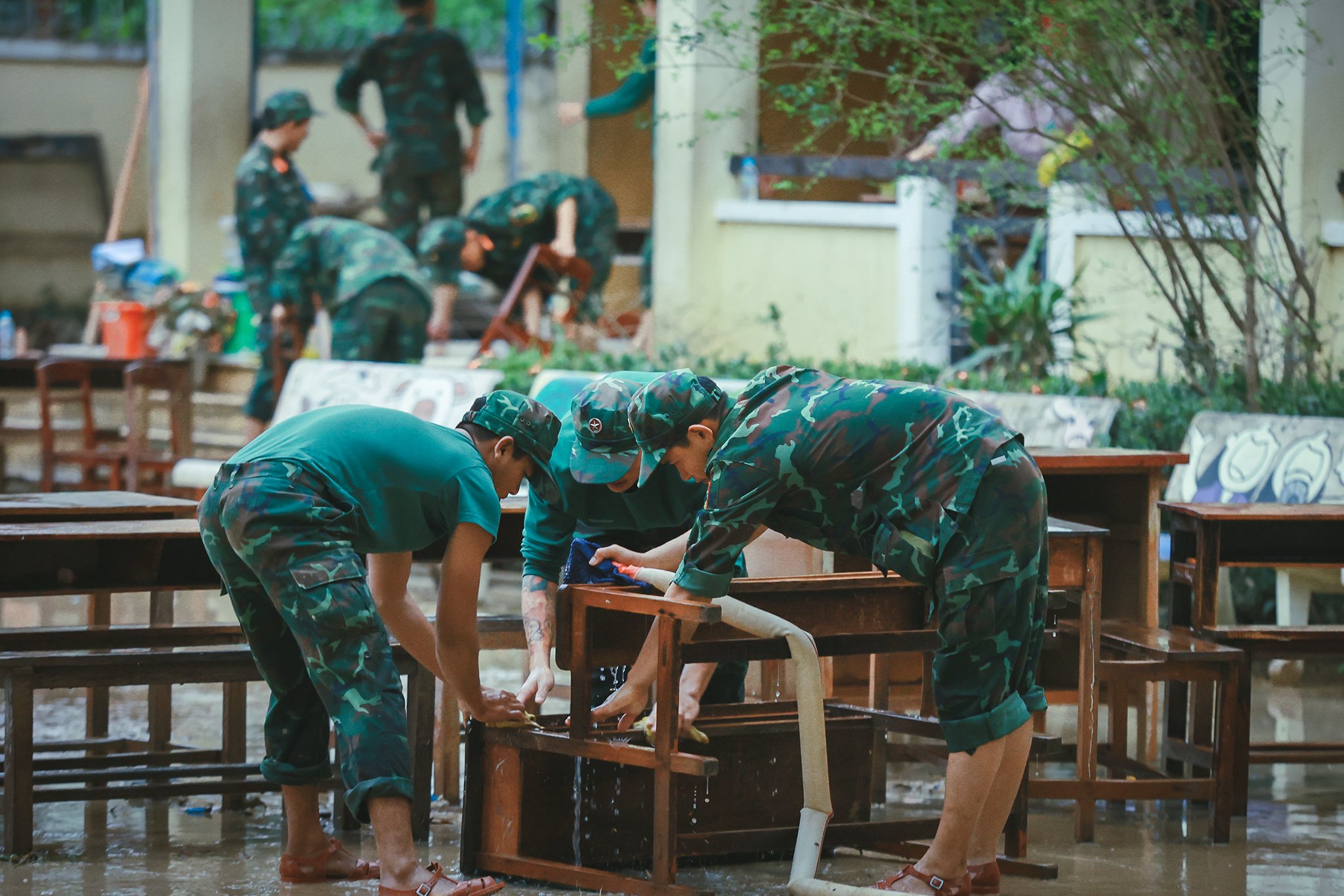 Sư đoàn 2 dốc sức cùng Gia Lai khắc phục hậu quả lũ lụt- Ảnh 4.