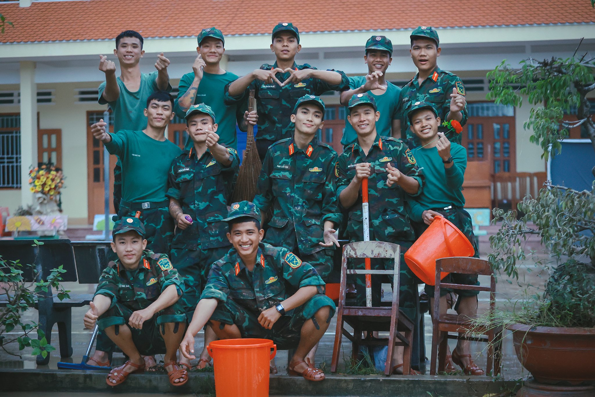 Sư đoàn 2 dốc sức cùng Gia Lai khắc phục hậu quả lũ lụt- Ảnh 7.