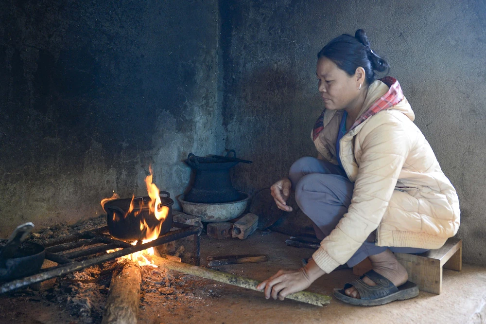 ຢູ່​ເຂດ​ຍົກຍ້າຍ​ຖິ່ນ​ຖານ Co Huong