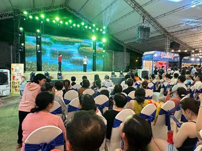 Nghệ sĩ Nhà hát Cao Văn Lầu tạo ấn tượng đẹp tại TP HCM - Ảnh 4.