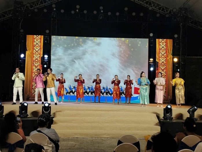 Nghệ sĩ Nhà hát Cao Văn Lầu tạo ấn tượng đẹp tại TP HCM - Ảnh 6.