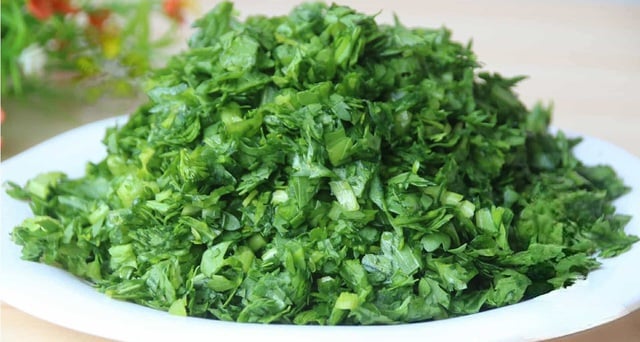 Rau cải cúc mùa ngon nhất giúp ấm phổi và ngủ ngon trong ngày lạnh - Ảnh 3.