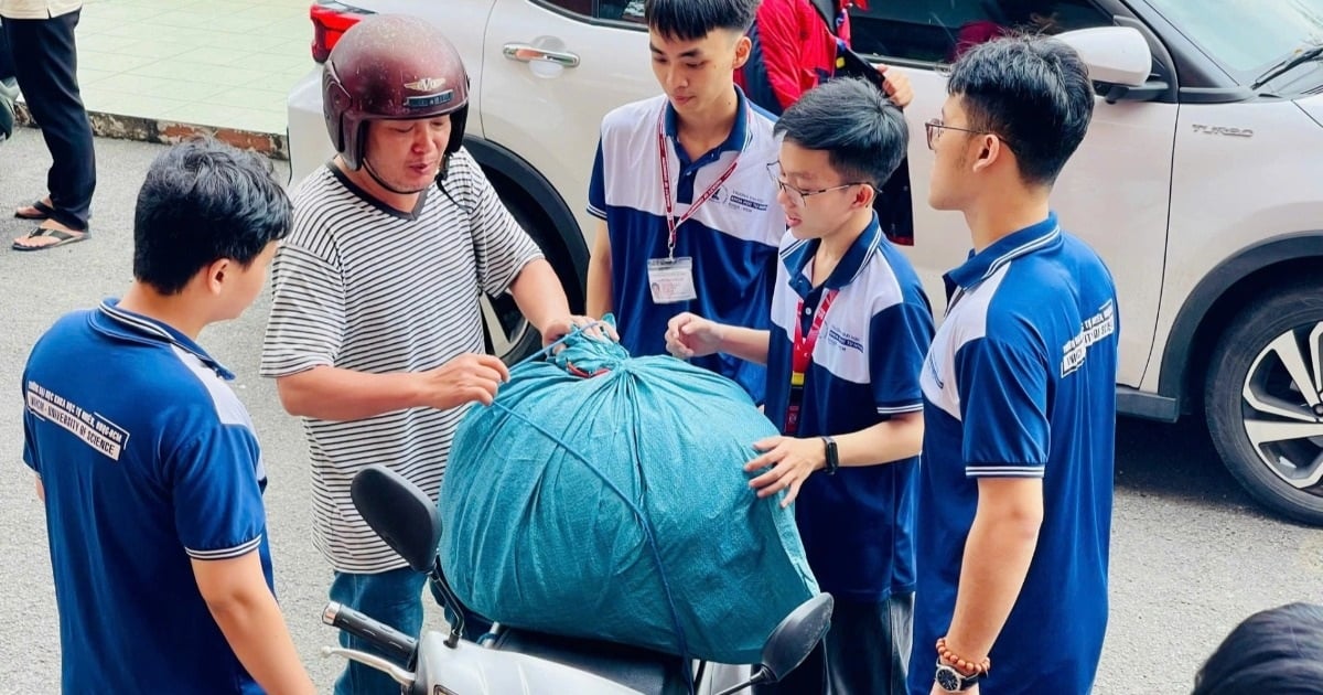 Nhiều trường đại học cấp tốc "tiếp sức" sinh viên, đồng bào vùng bão lũ