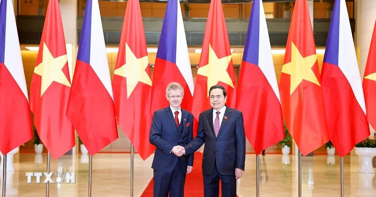 Chủ tịch Thượng viện Quốc hội CH Séc kết thúc chuyến thăm chính thức Việt Nam