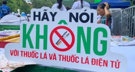 Nhiều ý kiến đề xuất cấm thuốc lá điện tử và thuốc lá nung nóng trong Luật Đầu tư sửa đổi