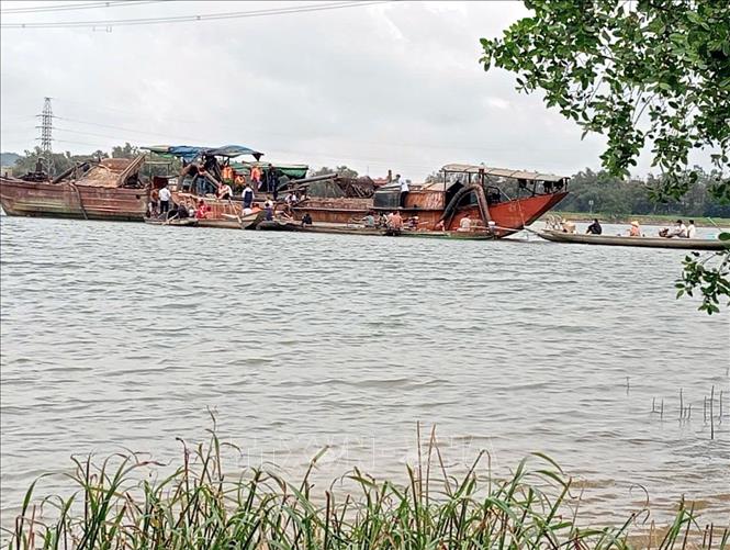 Tìm thấy thi thể người đàn ông mất tích do chìm đò trên sông Gianh
