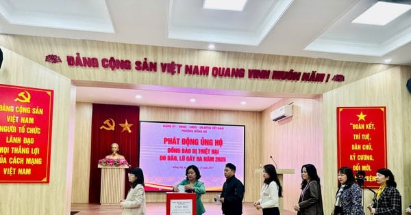 Cán bộ và nhân dân Thủ đô chung tay ủng hộ đồng bào vùng lũ