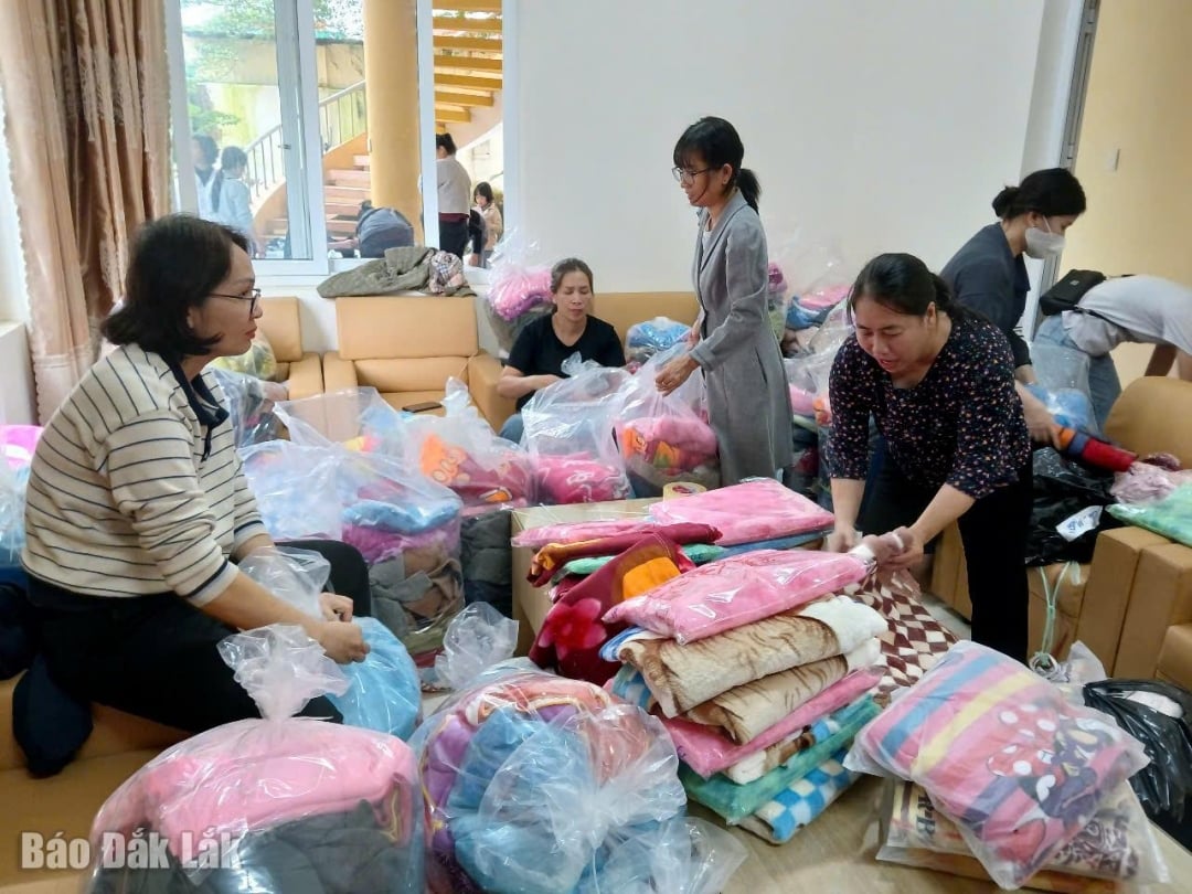 Báo và Phát thanh, Truyền hình tỉnh Đắk Lắk vận động gần 1 tỷ đồng hỗ trợ bà con vùng lũ