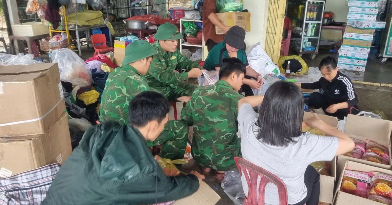 Прикордонники провінції отримують та готують гуманітарну допомогу для людей у ​​постраждалих від повені районах.