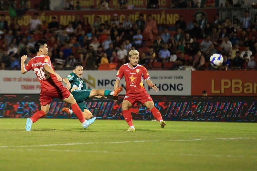 Dong Nai vs Ha Tinh 2.jpg