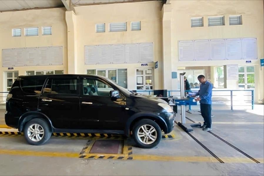 Thông thoáng, thuận lợi đăng kiểm xe ô tô dịp cuối năm