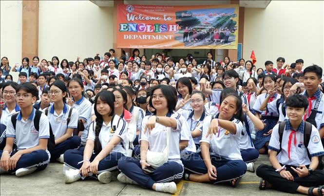 Hơn 1.400 học sinh trải nghiệm 'Một ngày làm học sinh trường Chuyên'