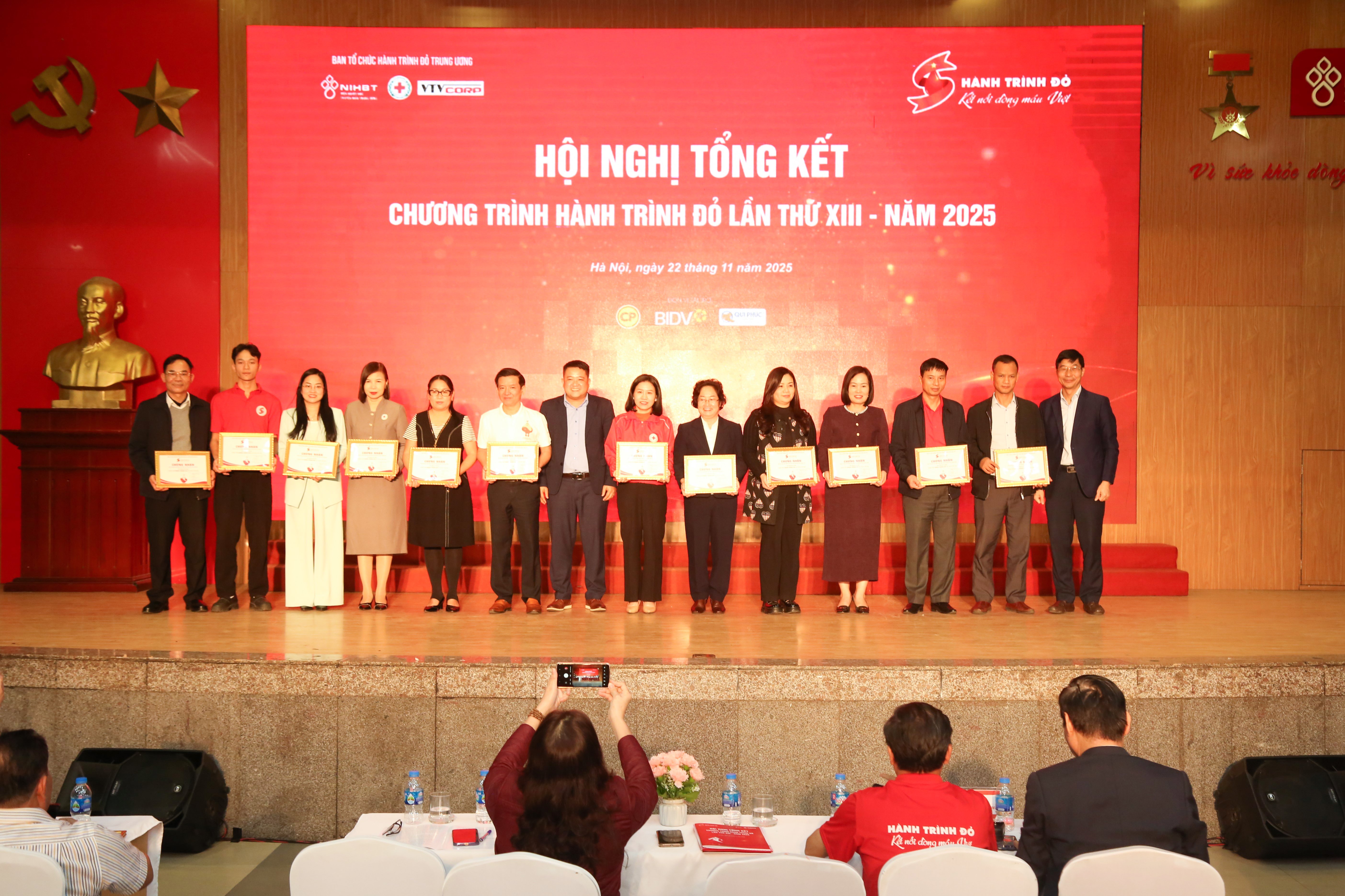 Hơn 1 triệu đơn vị máu được hiến tặng qua 13 tổ chức Hành trình Đỏ- Ảnh 5.