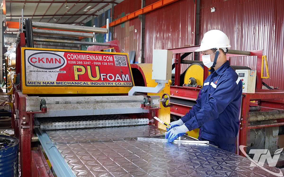 ខ្សែសង្វាក់ផលិតកម្មទំនើបដែលមានសមត្ថភាពផលិតរហូតដល់ 5,000 m² នៃផលិតផល/ថ្ងៃ របស់ក្រុមហ៊ុន Khoa Hong Thai Nguyen Company Limited ដែលមានសមត្ថភាពផលិតរហូតដល់ 5,000 m² នៃផលិតផល/ថ្ងៃ