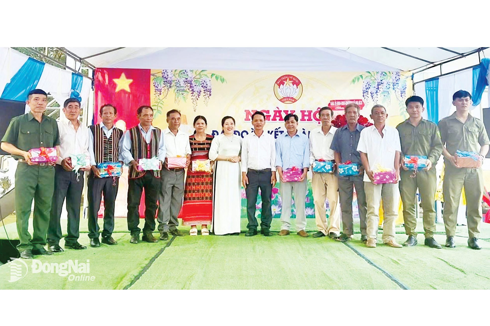 Vợ chồng người S’tiêng hết lòng vì cộng đồng