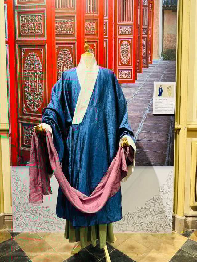 'Nam diện - y phục người Việt qua ba thế kỷ' có gì lạ?- Ảnh 2.