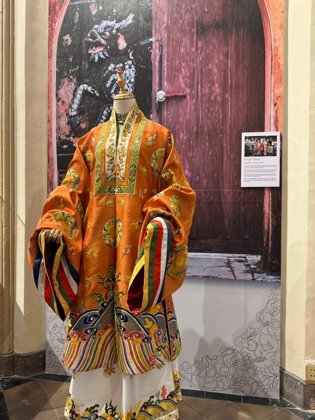 'Nam diện - y phục người Việt qua ba thế kỷ' có gì lạ?- Ảnh 3.