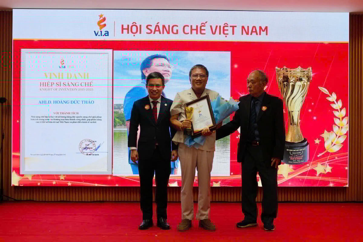 សាស្រ្តាចារ្យបណ្ឌិត Hoang Duc Thao បានទទួលសិទ្ធិប៉ាតង់/ដំណោះស្រាយផ្តាច់មុខចំនួន 73 ក្នុងរយៈពេល 2016 - 2025 នៅប្រទេសវៀតណាម។ រូបភាព៖ គណៈកម្មាធិការរៀបចំ។