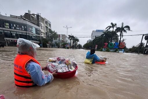Thời tiết hôm nay 23/11: Vùng mưa to mở rộng từ Huế tới Khánh Hòa