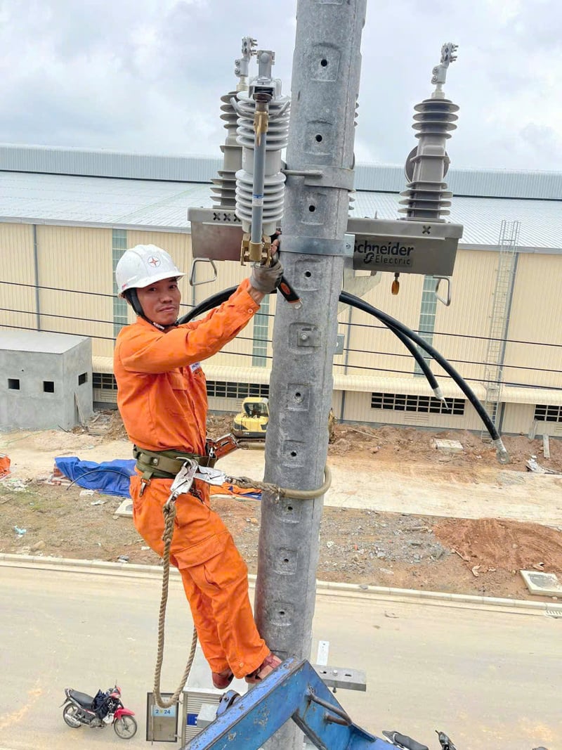 Người ‘gác cổng’ thầm lặng của ngành điện Huế