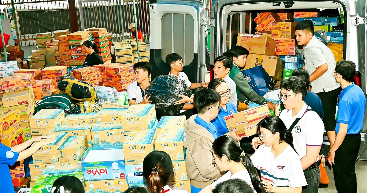 TPHCM gửi yêu thương về vùng lũ dữ