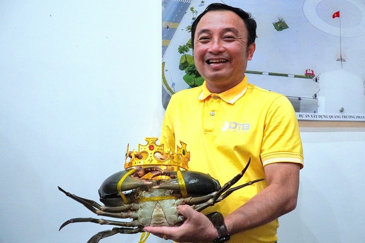 ‘Vua cua’ Cà Mau nặng hơn 1,8kg được đề nghị xác lập kỷ lục Việt Nam - Ảnh 1.