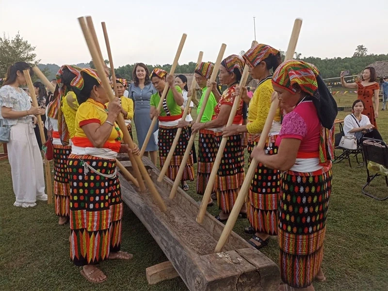 По случаю 20-летия Дня культурного наследия Вьетнама (23 ноября 2005 г. - 23 ноября 2025 г.): во имя сохранения наследия Тхань