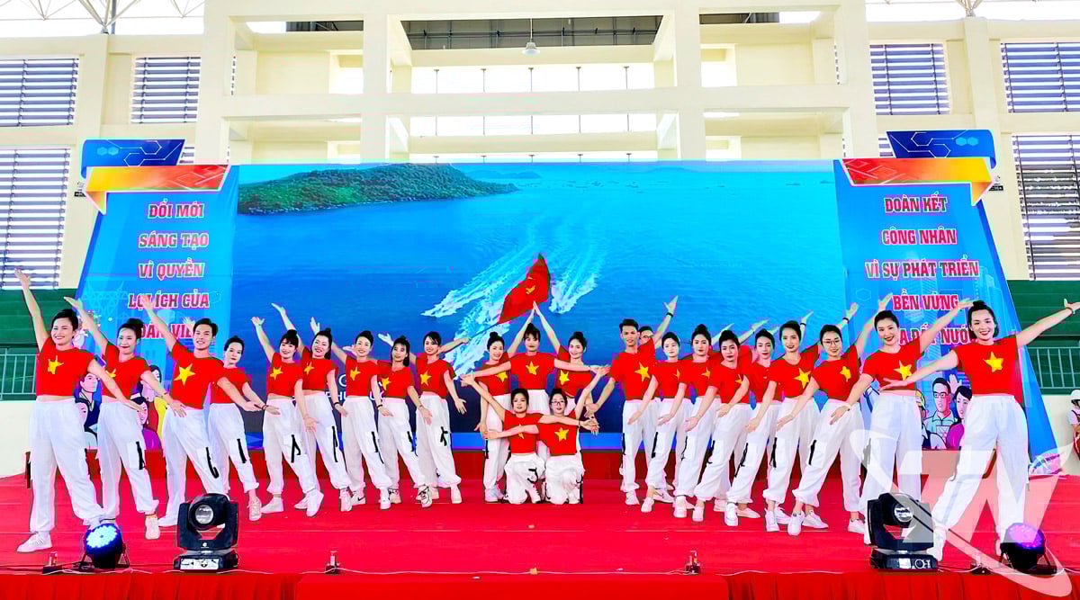 Quan tâm xây dựng thiết chế văn hóa cho công nhân