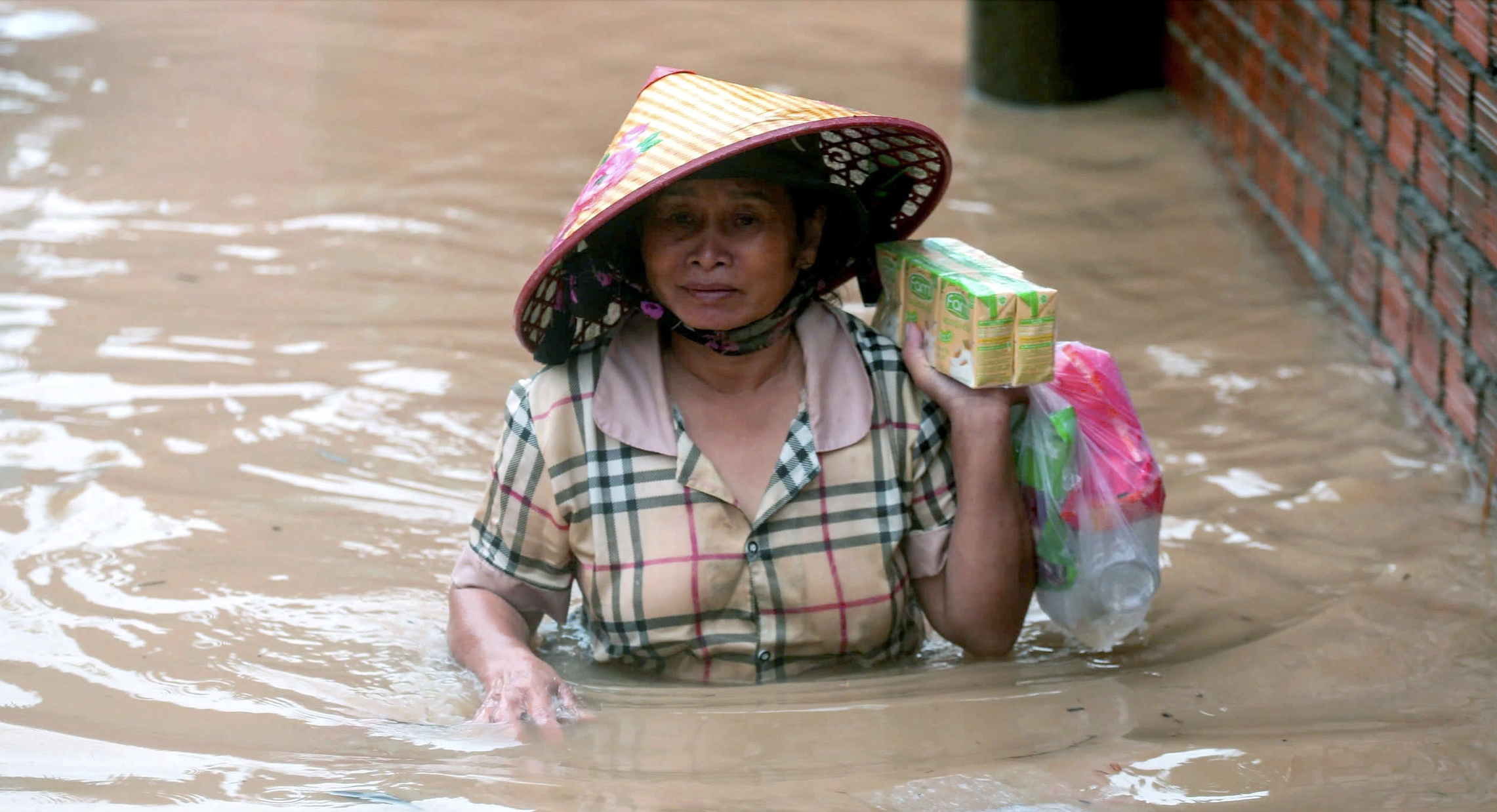 Những hình ảnh nhói lòng từ rốn lũ Tây Hòa, Hòa Thịnh (Phú Yên cũ)