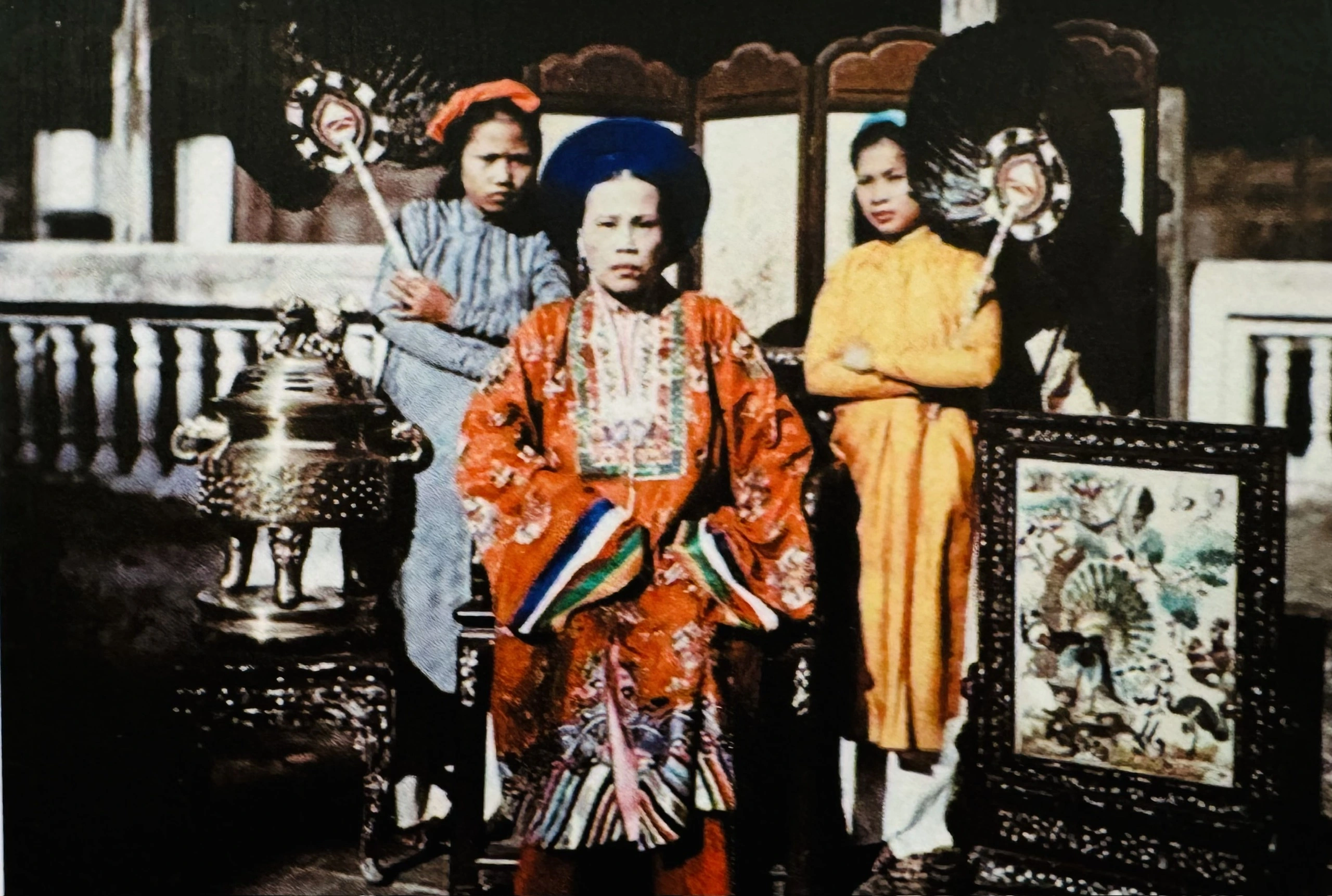 'Nam diện - y phục người Việt qua ba thế kỷ' có gì lạ?