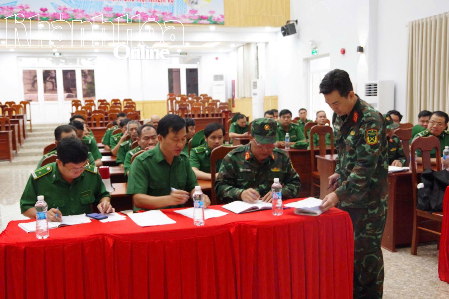 Przywódcy Dowództwa Wojskowego Prowincji Khanh Hoa podpisali zgodę na przyjęcie pomocy humanitarnej.