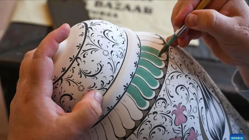 Hồi sinh di sản gốm sứ Iznik