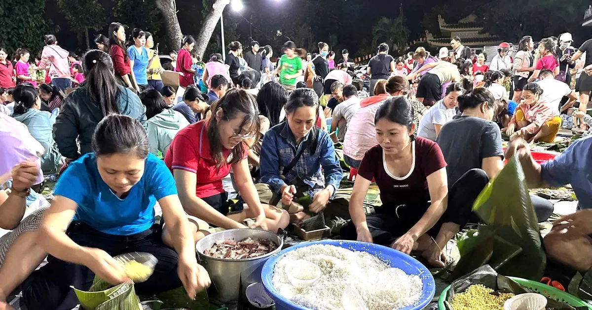 Đồng Nai: Người dân xuyên đêm gói bánh chưng, bánh tét gửi đồng bào vùng lũ