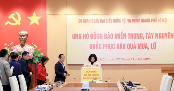 Cơ quan Đoàn đại biểu Quốc hội và HĐND TP Hà Nội ủng hộ đồng bị thiệt hại do mưa lũ