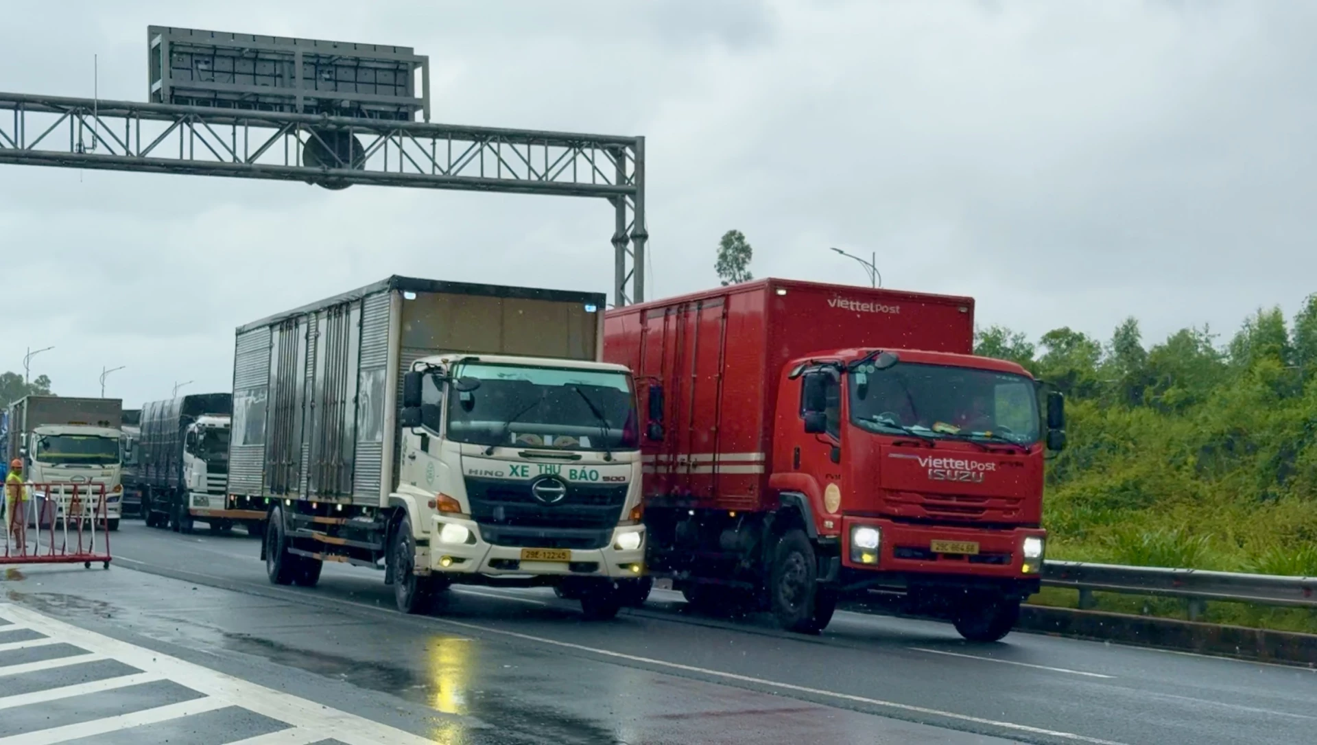 Đã giải tỏa xe dồn ứ trên Quốc lộ 1