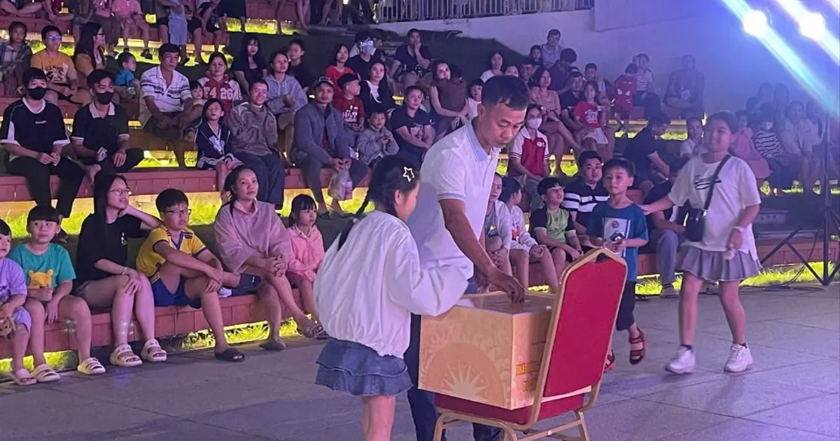 Chương trình văn nghệ tiếp nhận hơn 70 triệu đồng ủng hộ đồng bào