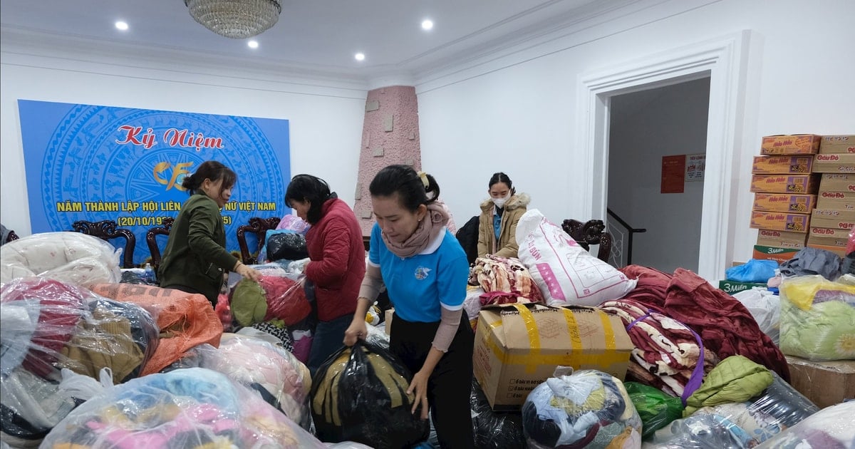 Phụ nữ Lâm Đồng hỗ trợ đồng bào bị lũ lụt tỉnh Đắk Lắk